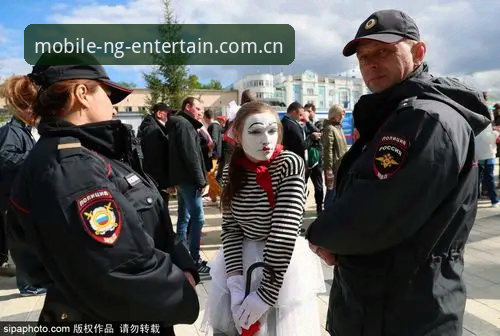 ng娱乐登录入口 世界杯安保策略调整深度解析:英警员缩减至三人背后的国际赛事管理智慧